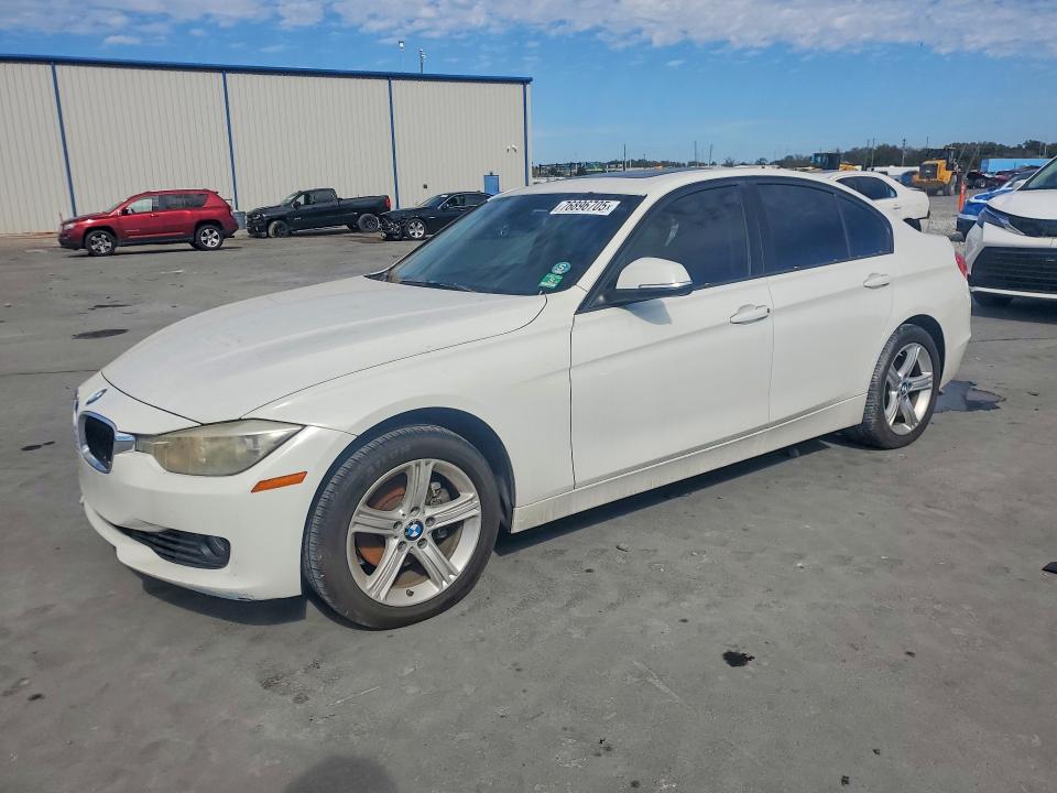 BMW 328 I 2013 with VIN WBA3A5C5XDF350928 - Photo from auction