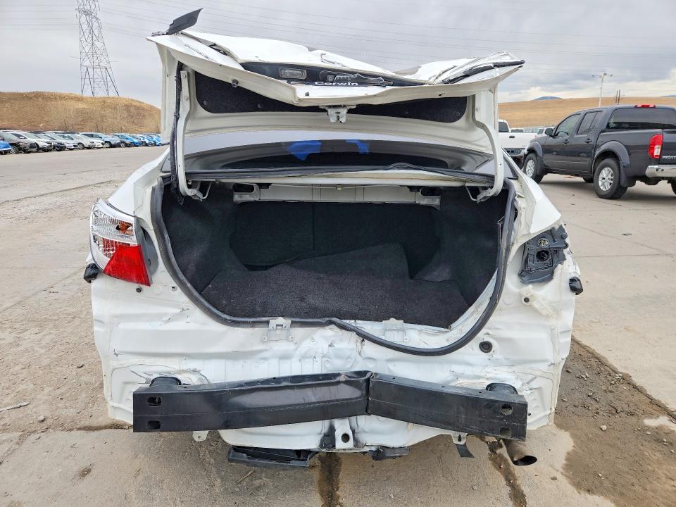 Фото 6 с аукциона – 2018 TOYOTA COROLLA L с VIN 5YFBURHE5JP767660
