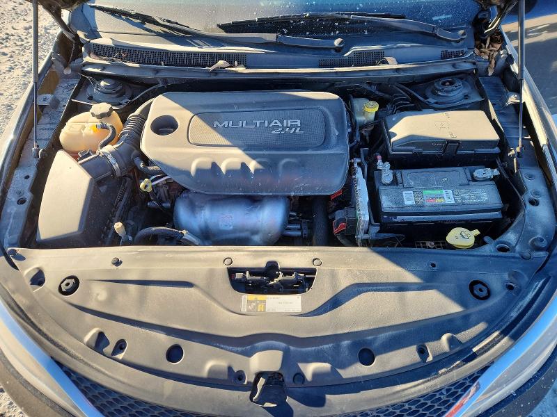 Photo 11 from auction – 2015 CHRYSLER 200 LIMITE with VIN 1C3CCCAB2FN543338