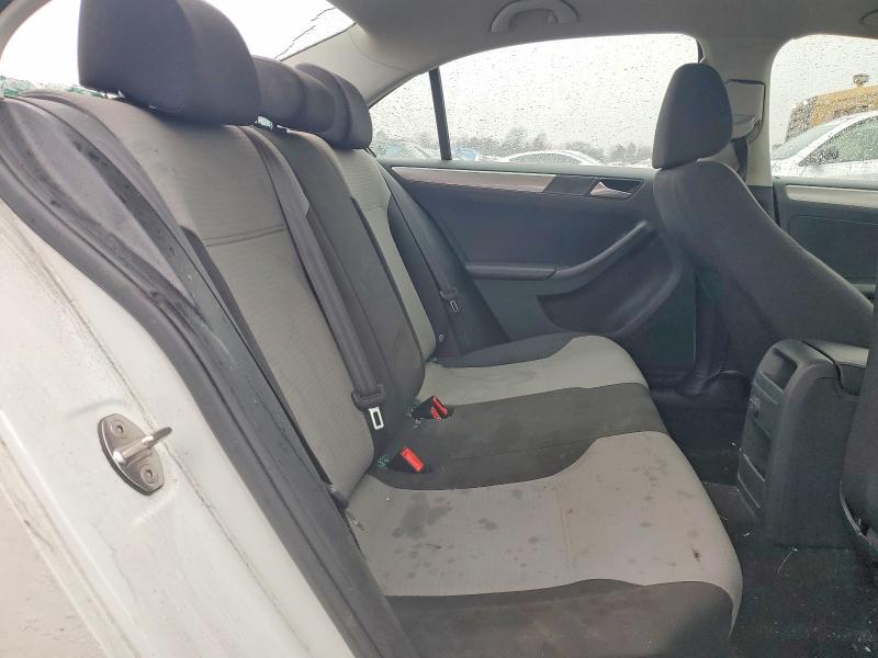 Photo 10 from auction – 2017 VOLKSWAGEN JETTA with VIN 3VW2B7AJXHM262553
