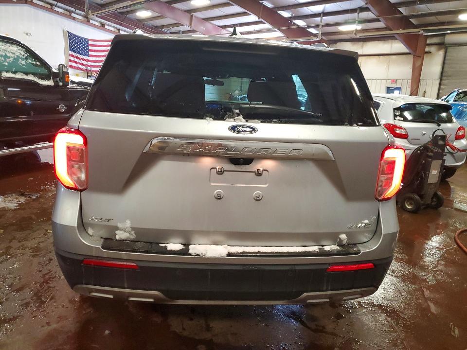 Photo 6 from auction – 2022 FORD EXPLORER with VIN 1FMSK8DH3NGA38415