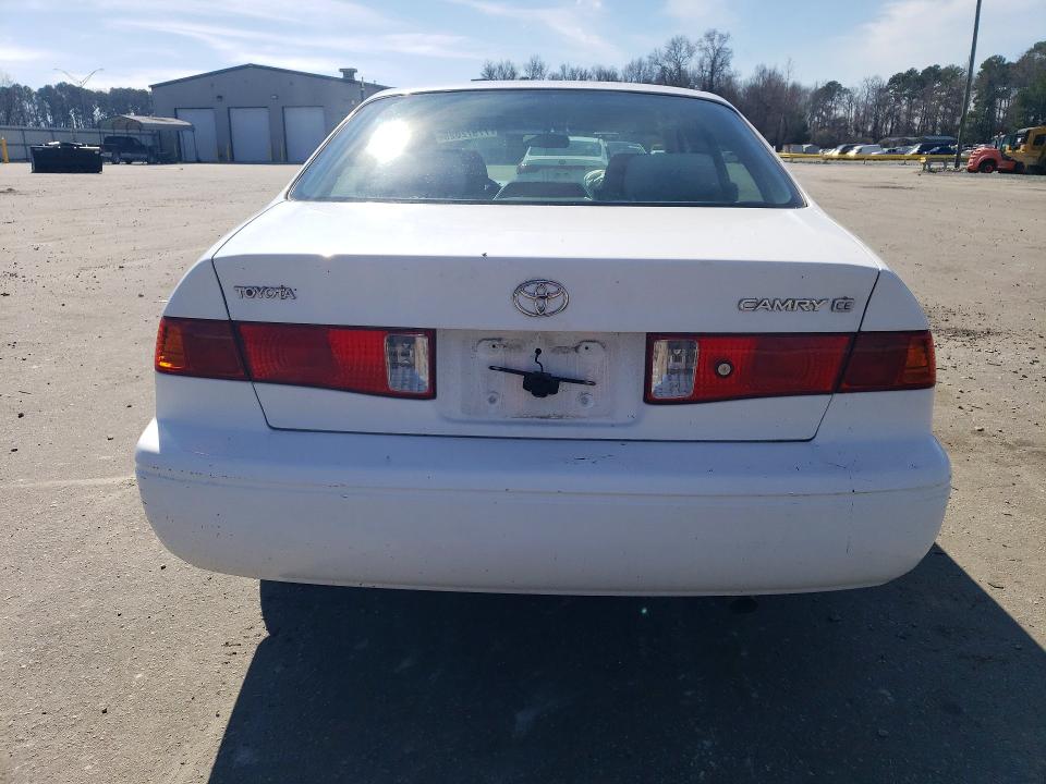 Photo 6 from auction – 2001 TOYOTA CAMRY with VIN 4T1BG22K31U778801