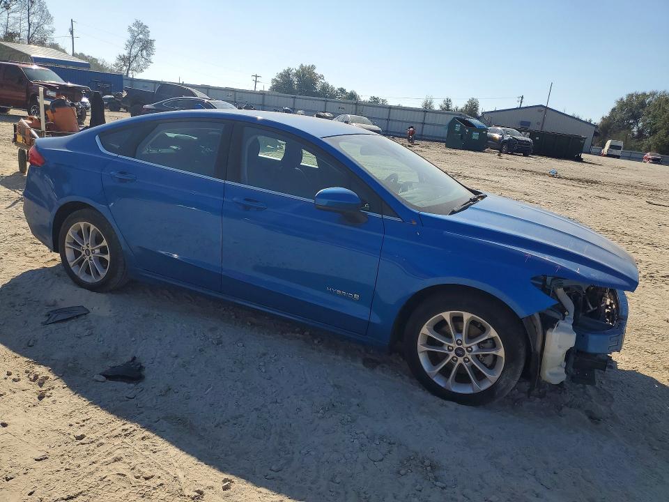 Photo 4 from auction – 2019 FORD FUSION with VIN 3FA6P0LU3KR112630