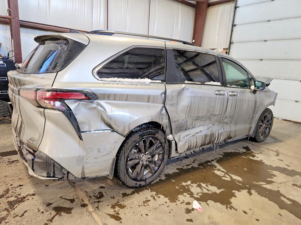 Photo 3 from auction – 2022 TOYOTA SIENNA with VIN 5TDGRKEC6NS117489