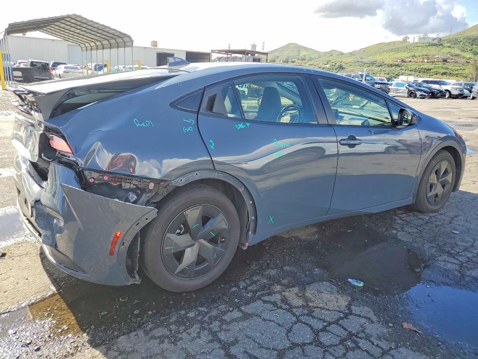 Photo 3 from auction – 2023 TOYOTA PRIUS with VIN JTDACAAU2P3009861