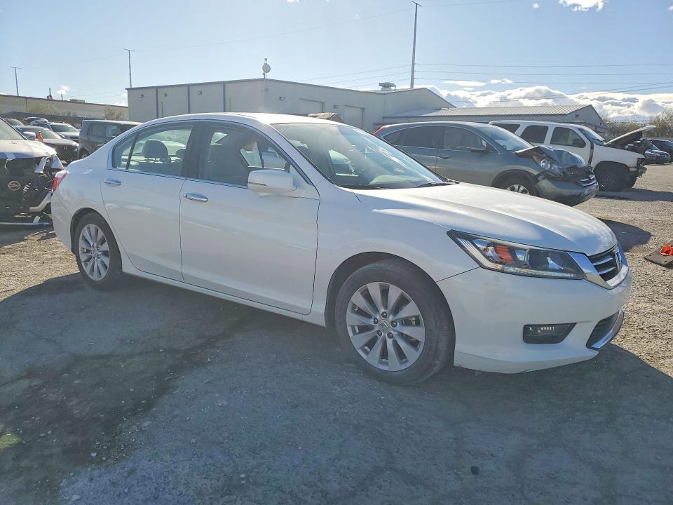 Photo 4 from auction – 2014 HONDA ACCORD with VIN 1HGCR2F70EA241739