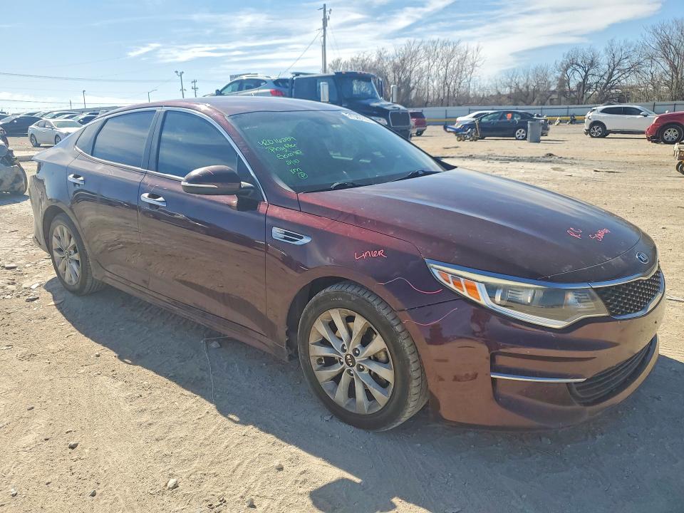 Photo 4 from auction – 2018 KIA OPTIMA with VIN 5XXGT4L33JG274912