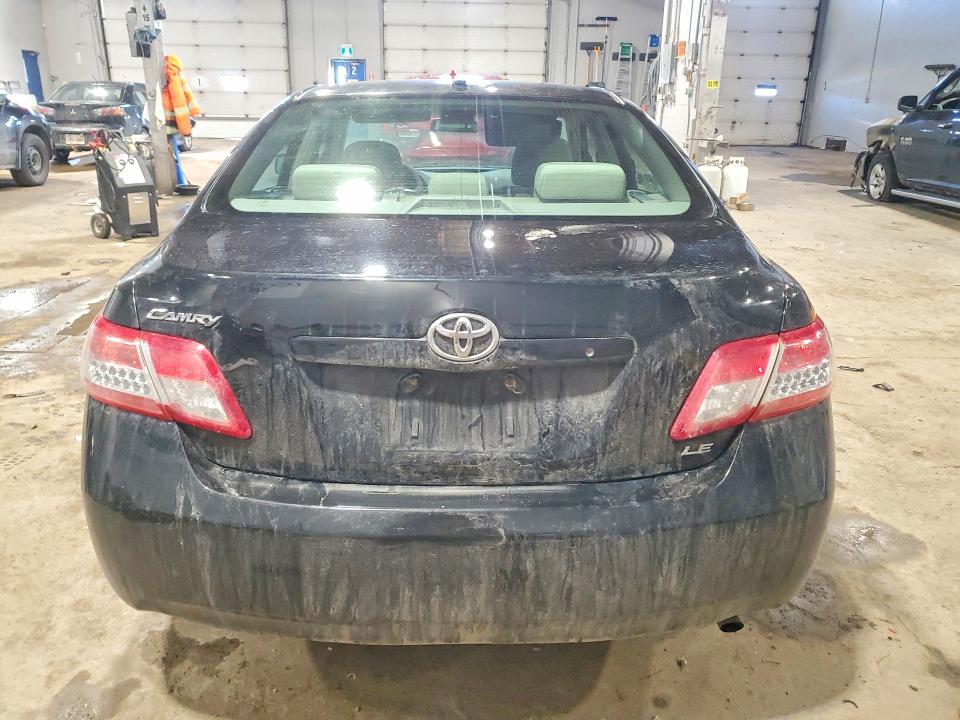 Photo 6 from auction – 2011 TOYOTA CAMRY with VIN 4T1BF3EK9BU182274