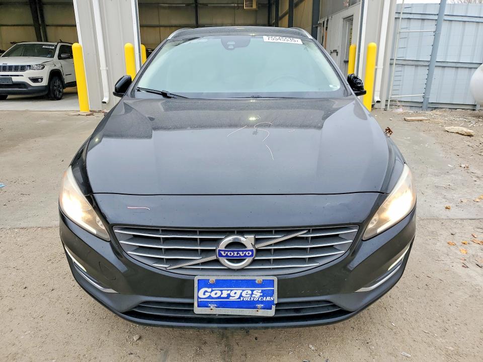 Photo 5 from auction – 2017 VOLVO V60 with VIN YV140MEK0H1331468