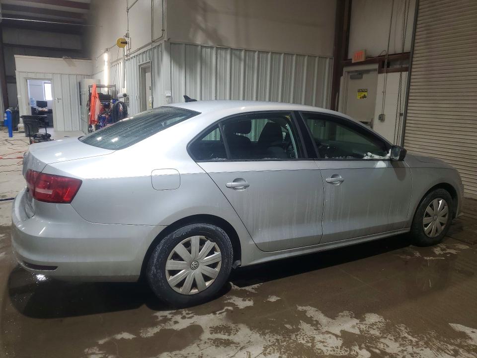 Photo 3 from auction – 2015 VOLKSWAGEN JETTA with VIN 3VW2K7AJ3FM408661