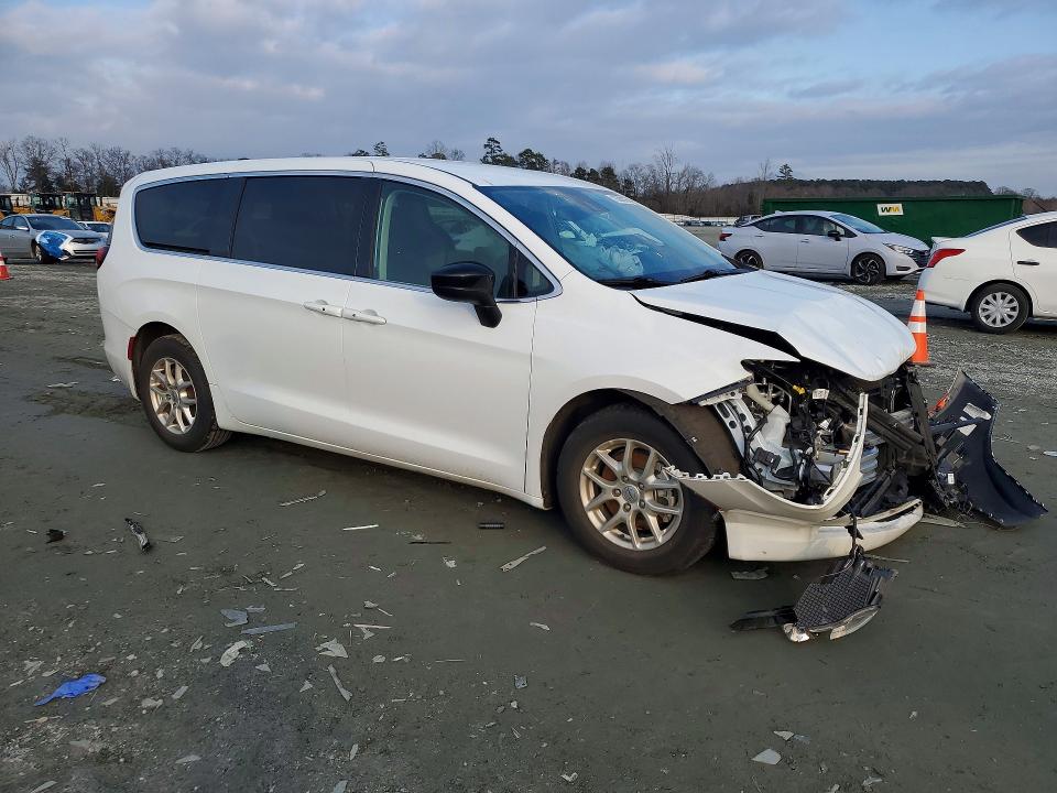 Photo 4 from auction – 2024 CHRYSLER VOYAGER LX with VIN 2C4RC1CG9RR105510