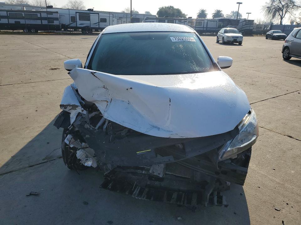 Photo 5 from auction – 2015 NISSAN SENTRA with VIN 3N1AB7AP5FY380974
