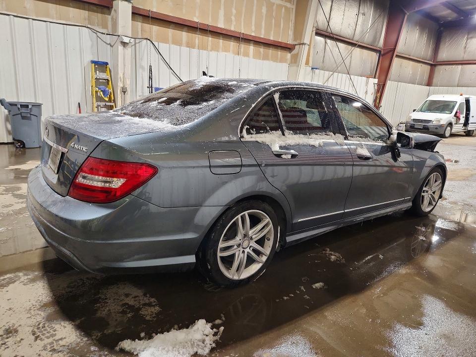 Photo 3 from auction – 2012 MERCEDES-BENZ C with VIN WDDGF8BBXCA728939