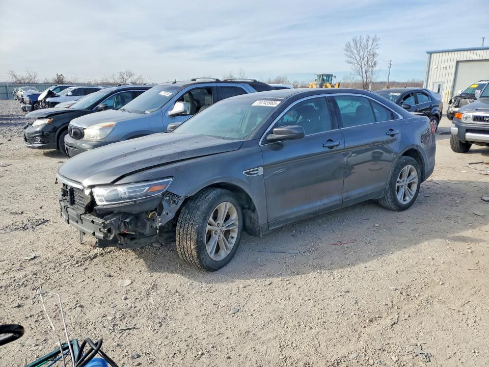 FORD TAURUS 2018 with VIN 1FAHP2E84JG114154 - Photo from auction