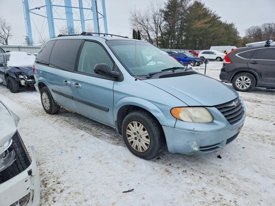 Photo 4 from auction – 2005 CHRYSLER TOWN & COU with VIN 1C4GP45R25B328895