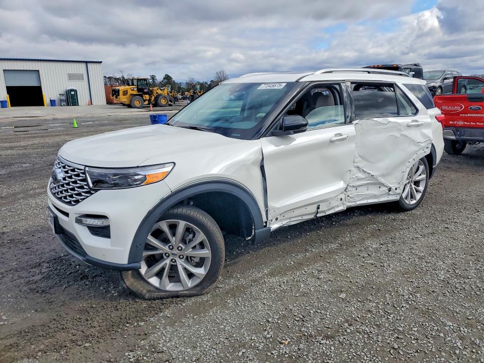 FORD EXPLORER 2024 with VIN 1FM5K8HC1RGA00666 - Photo from auction