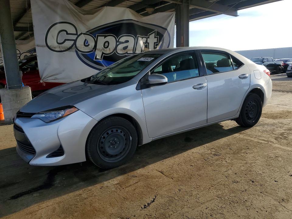 TOYOTA COROLLA L 2018 with VIN 2T1BURHE1JC051354 - Photo from auction