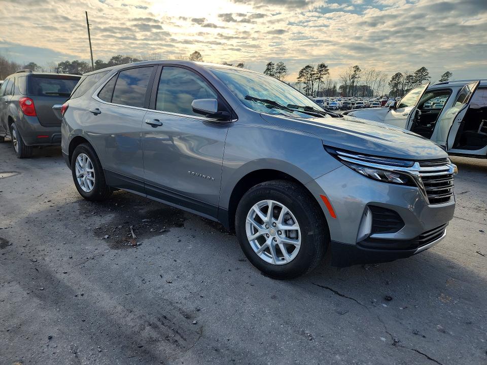 Photo 4 from auction – 2023 CHEVROLET EQUINOX LT with VIN 3GNAXKEG3PL105704