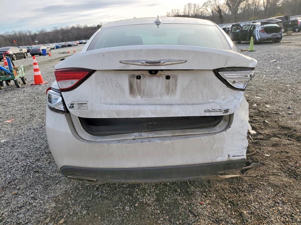 Photo 6 from auction – 2015 CHRYSLER 200 with VIN 1C3CCCBB2FN683713