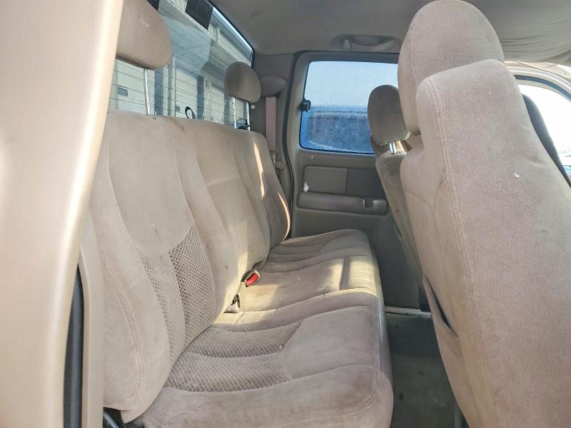 Photo 10 from auction – 2004 CHEVROLET SILVERADO with VIN 2GCEC19T841125421