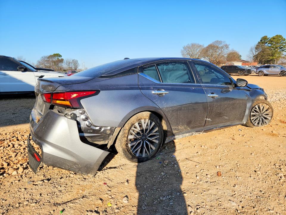 Photo 3 from auction – 2024 NISSAN ALTIMA with VIN 1N4BL4DVXRN335155