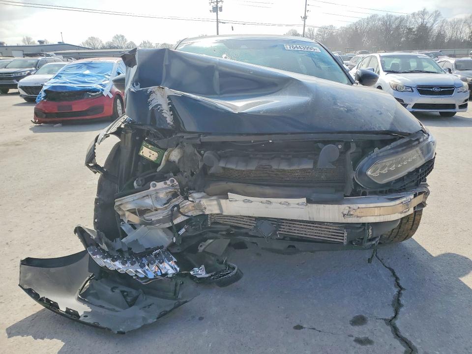 Photo 5 from auction – 2018 HONDA ACCORD with VIN 1HGCV2F92JA018447