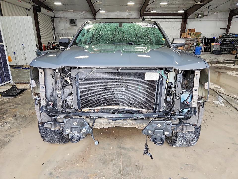Photo 5 from auction – 2017 CHEVROLET SILVERADO with VIN 3GCUKREC3HG242629