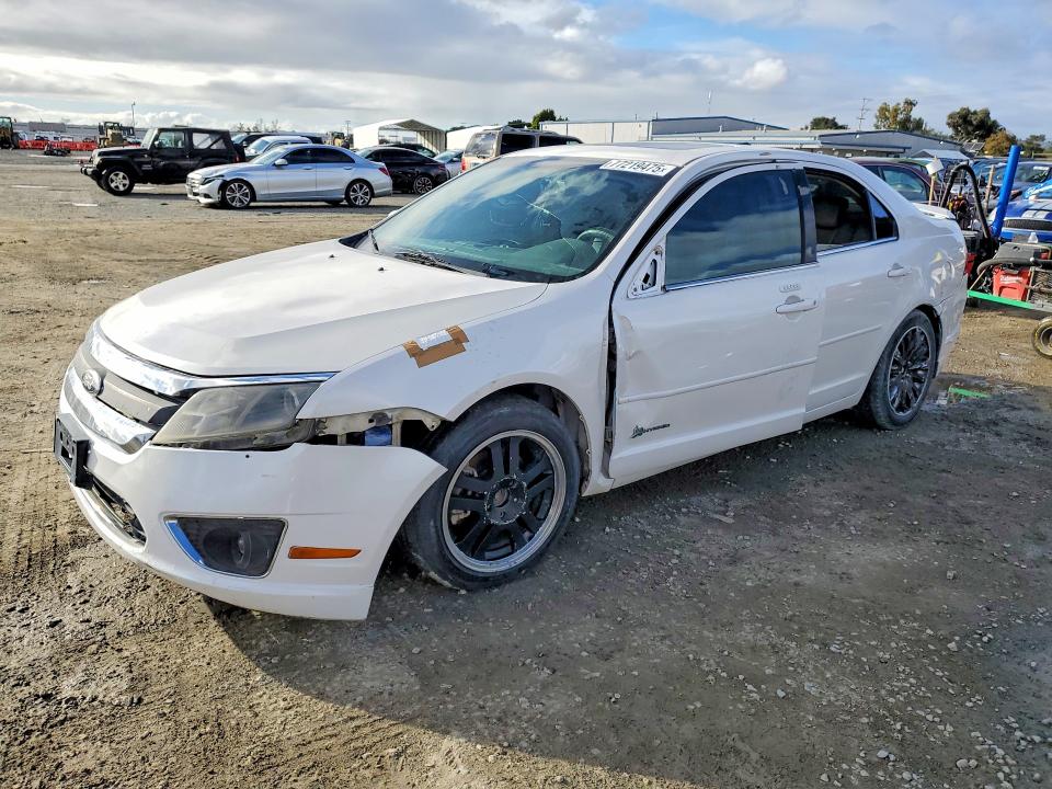 FORD FUSION 2010 with VIN 3FADP0L38AR331015 - Photo from auction