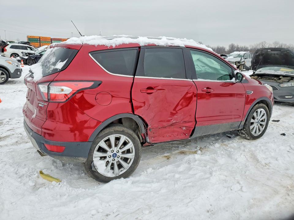 Photo 3 from auction – 2018 FORD ESCAPE with VIN 1FMCU9J97JUB81400
