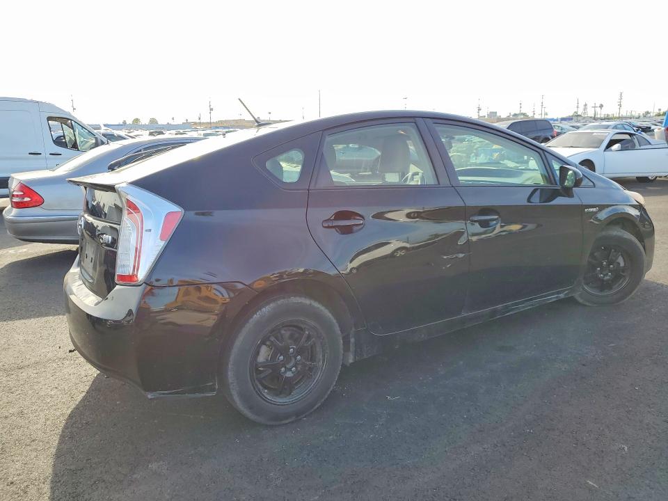 Photo 3 from auction – 2013 TOYOTA PRIUS with VIN JTDKN3DU8D5636828