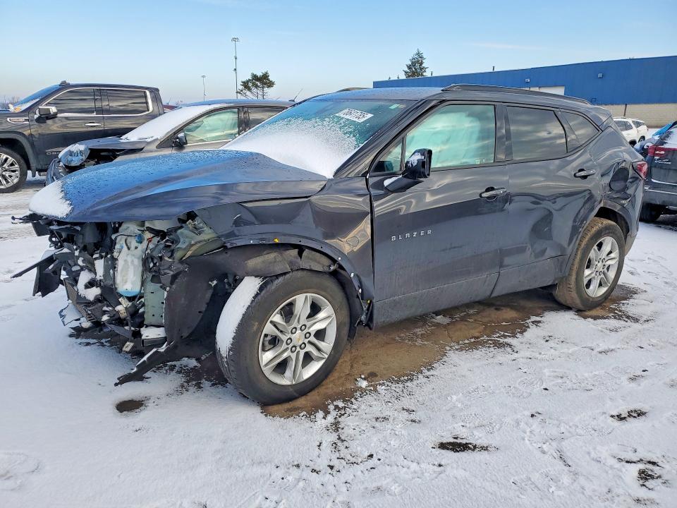 CHEVROLET BLAZER 2022 with VIN 3GNKBCR49NS175509 - Photo from auction