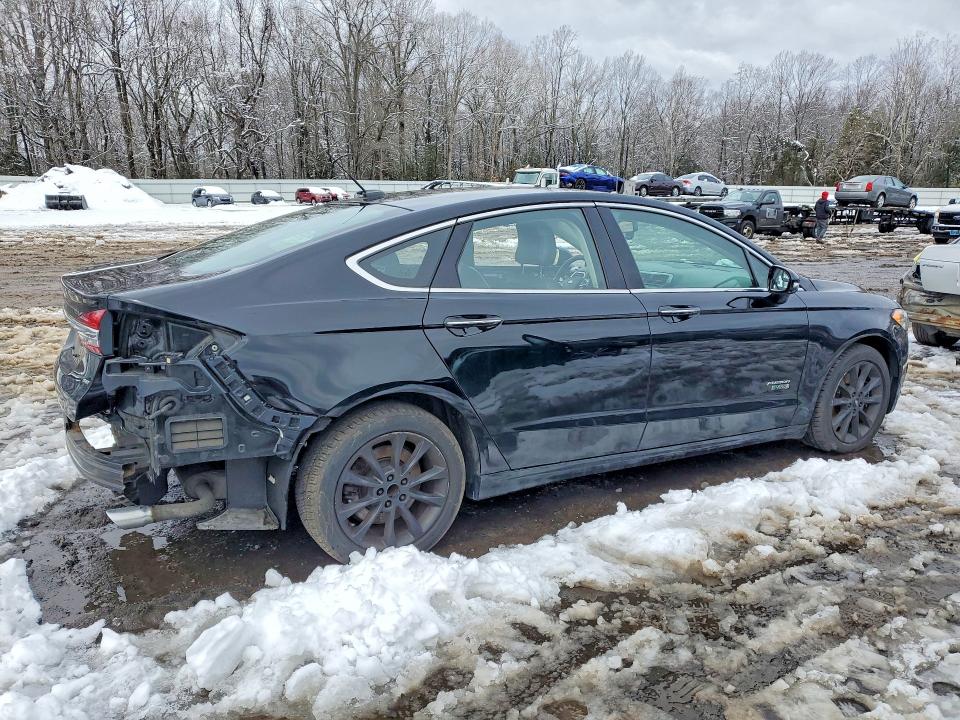 Photo 3 from auction – 2017 FORD FUSION with VIN 3FA6P0PU7HR364397