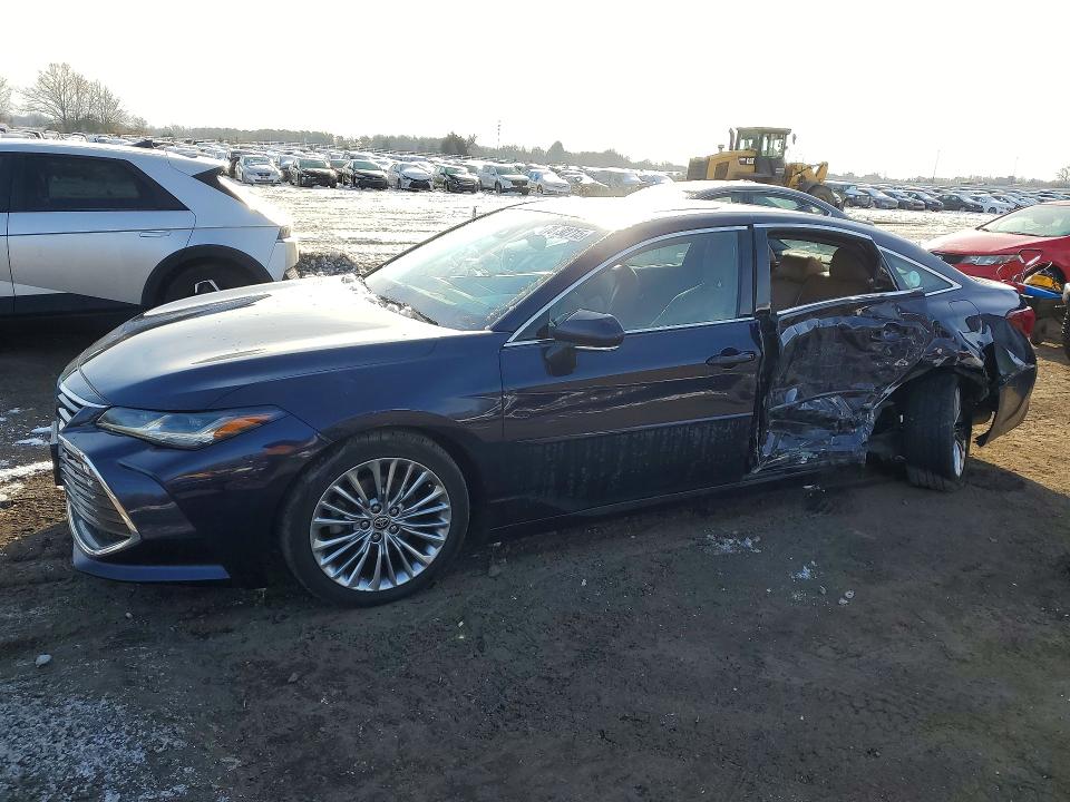 TOYOTA AVALON 2022 with VIN 4T1DA1AB1NU015137 - Photo from auction