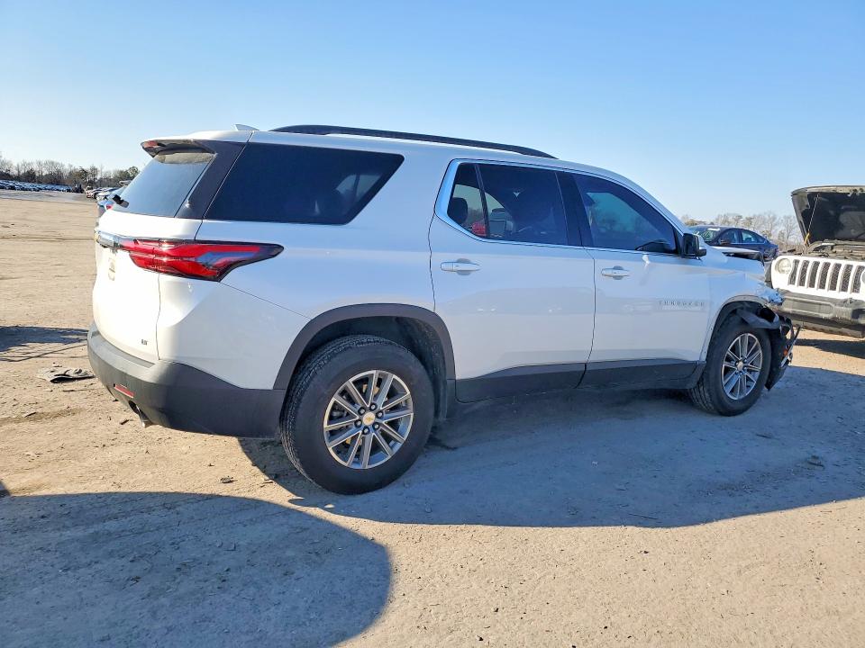 Photo 3 from auction – 2023 CHEVROLET TRAVERSE with VIN 1GNERHKW6PJ186277