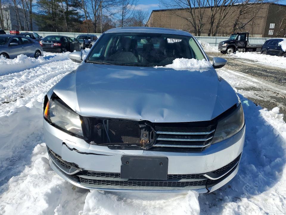 Photo 5 from auction – 2012 VOLKSWAGEN PASSAT with VIN 1VWBH7A37CC041129