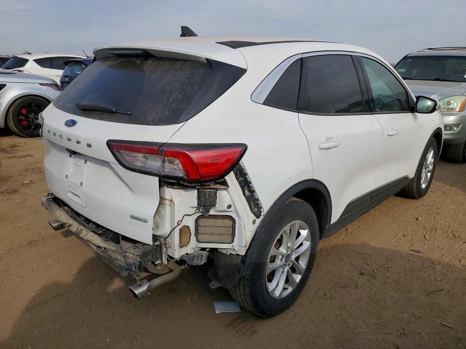 Photo 3 from auction – 2020 FORD ESCAPE with VIN 1FMCU0G66LUC04788