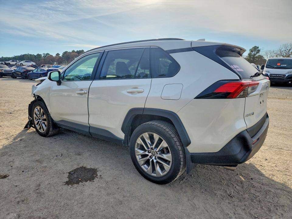 Photo 2 from auction – 2021 TOYOTA RAV4 with VIN 2T3C1RFV7MW152277