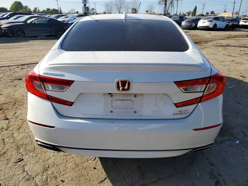 Photo 6 from auction – 2018 HONDA ACCORD with VIN 1HGCV2F39JA048671