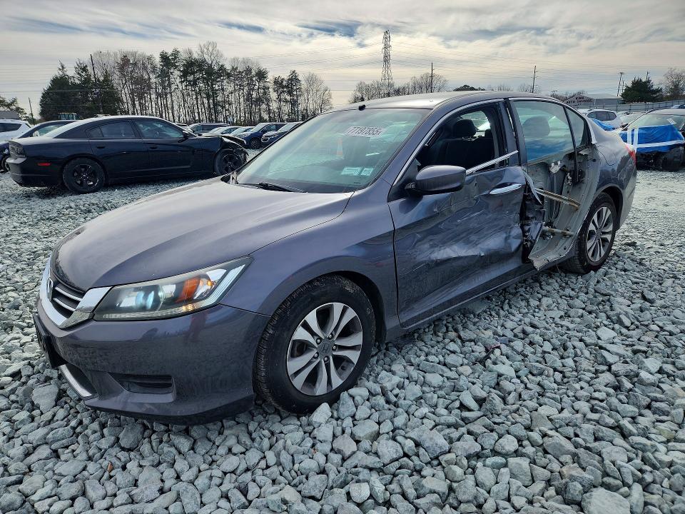 HONDA ACCORD 2015 with VIN 1HGCR2F38FA271408 - Photo from auction