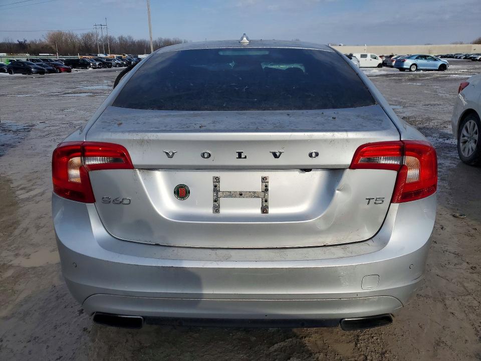Photo 6 from auction – 2016 VOLVO S60 with VIN YV126MFK6G2393986