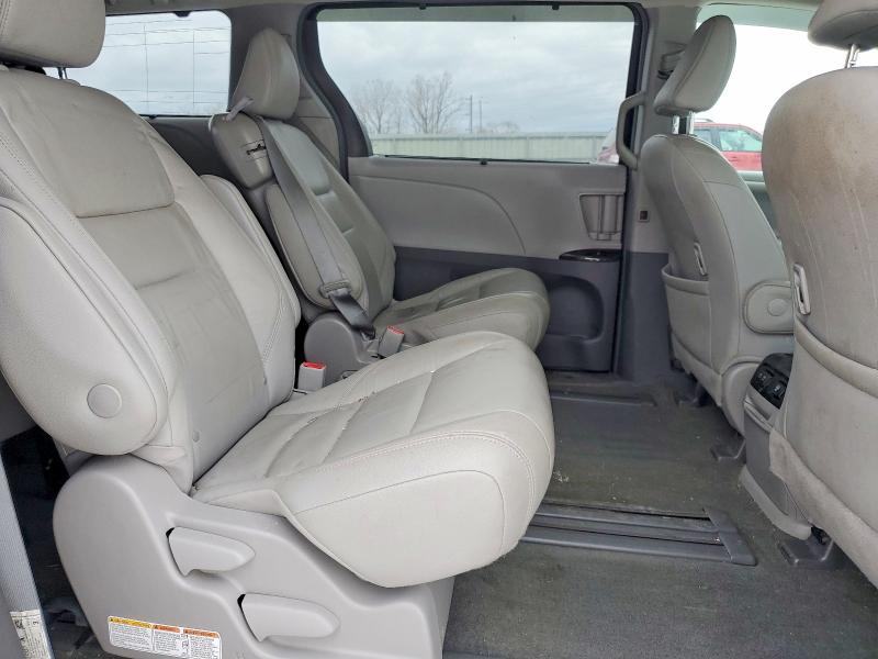 Photo 11 from auction – 2019 TOYOTA SIENNA with VIN 5TDYZ3DC6KS967551