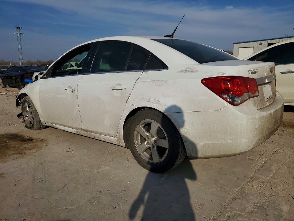 Photo 2 from auction – 2014 CHEVROLET CRUZE with VIN 1G1PC5SB7E7166315