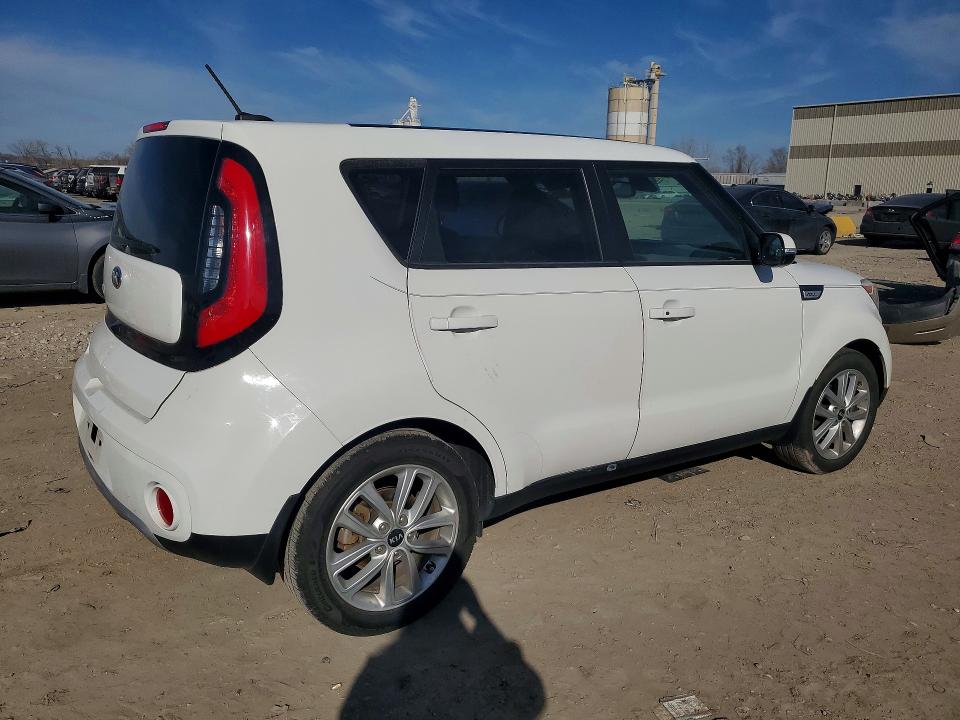 Photo 3 from auction – 2017 KIA SOUL + with VIN KNDJP3A55H7500072