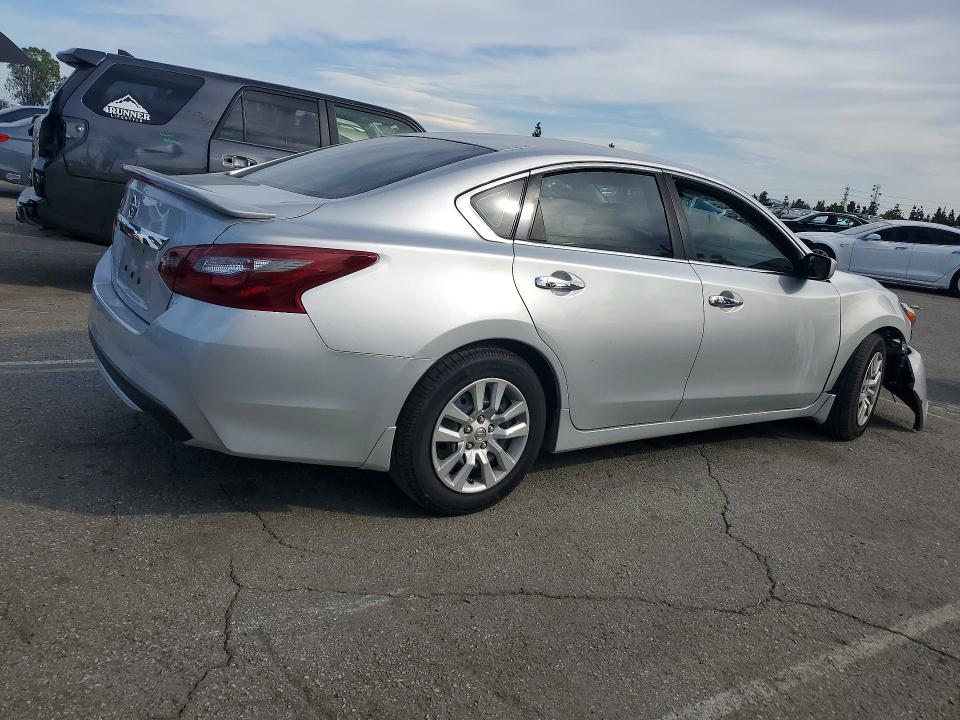 Photo 3 from auction – 2018 NISSAN ALTIMA with VIN 1N4AL3AP6JC151634