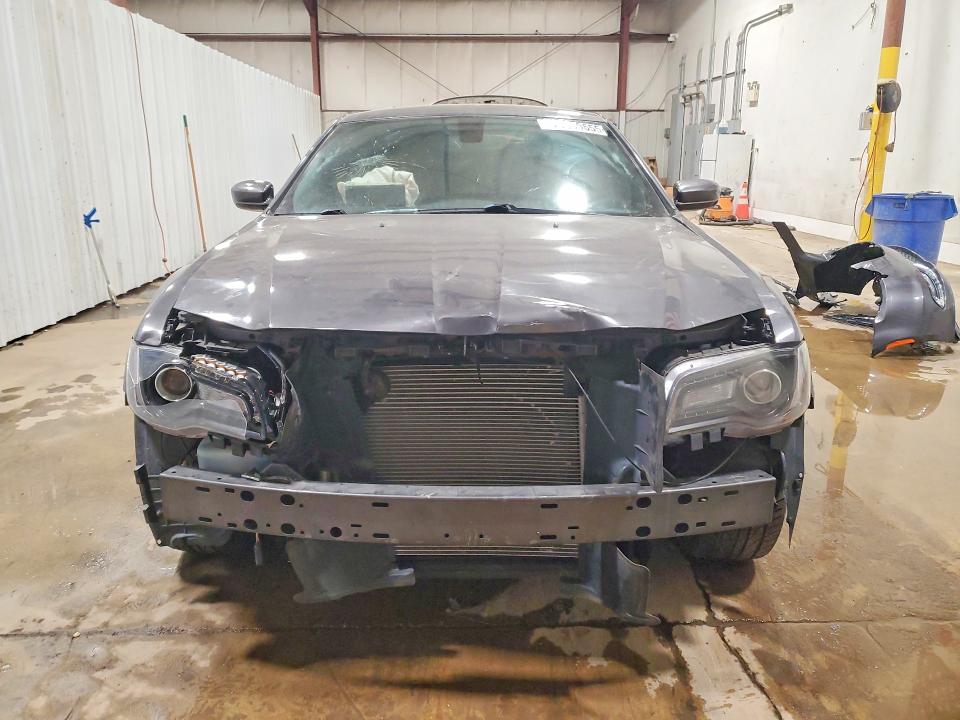 Photo 5 from auction – 2019 CHRYSLER 300 S with VIN 2C3CCABG2KH516450