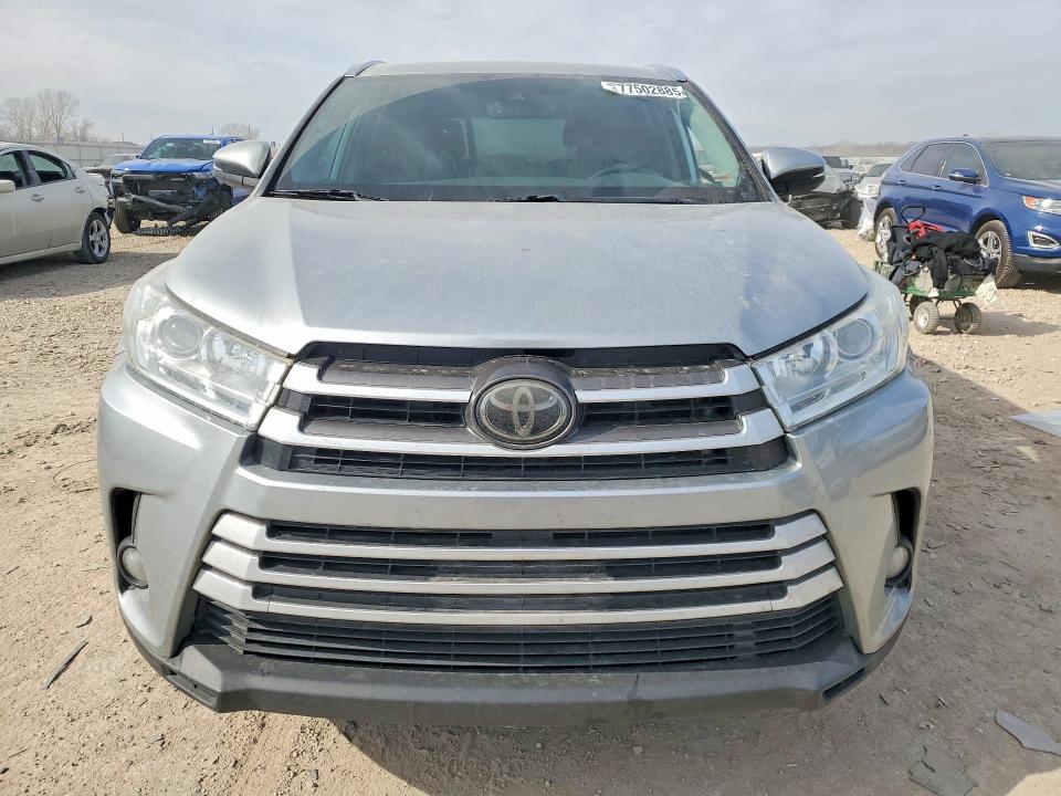 Photo 5 from auction – 2019 TOYOTA HIGHLANDER with VIN 5TDKZRFH5KS313187
