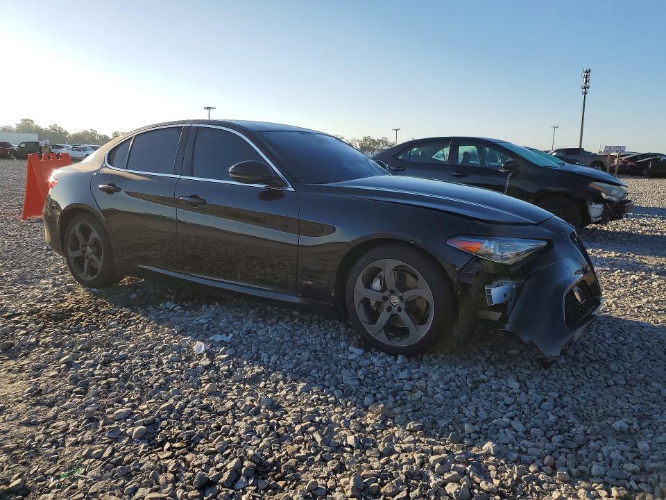 Photo 4 from auction – 2017 ALFA ROMEO GIULIA with VIN ZARFAEBN5H7528249