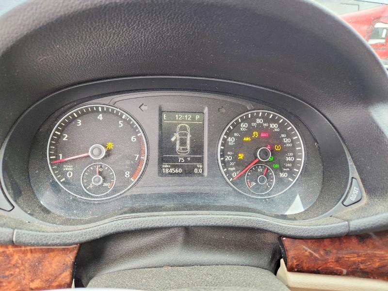 Photo 9 from auction – 2012 VOLKSWAGEN PASSAT with VIN 1VWCH7A32CC016224
