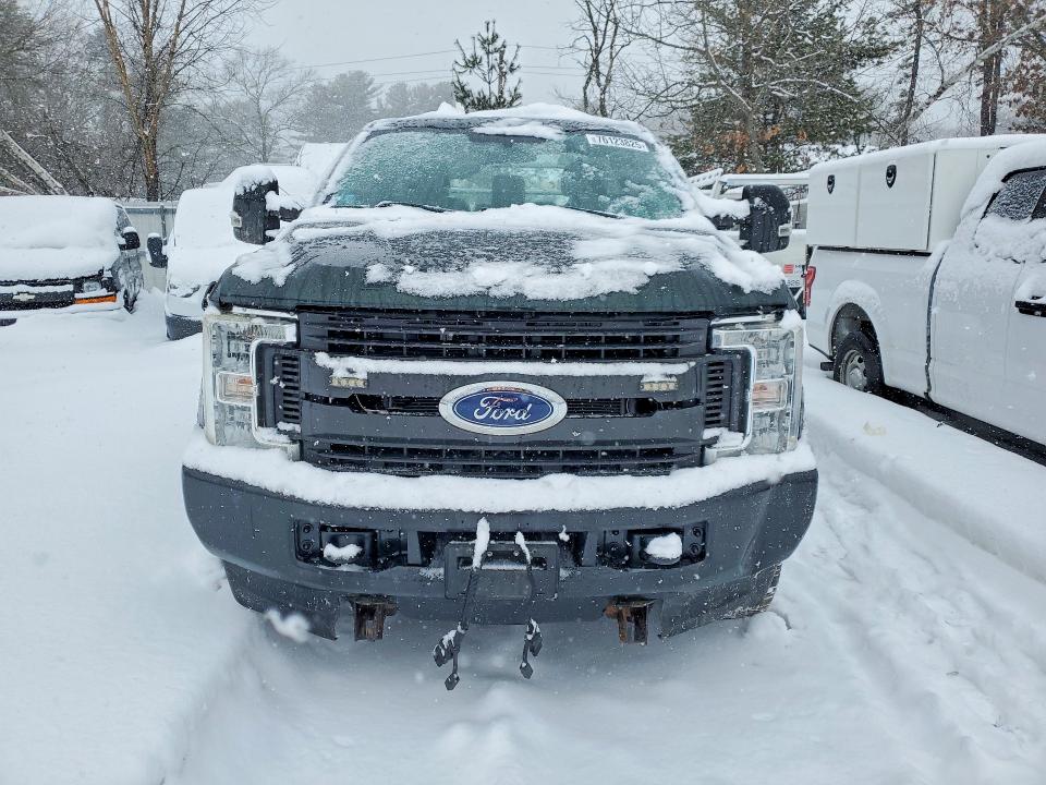 Фото 5 с аукциона – 2017 FORD F250 SUPER с VIN 1FTBF2B69HED35793