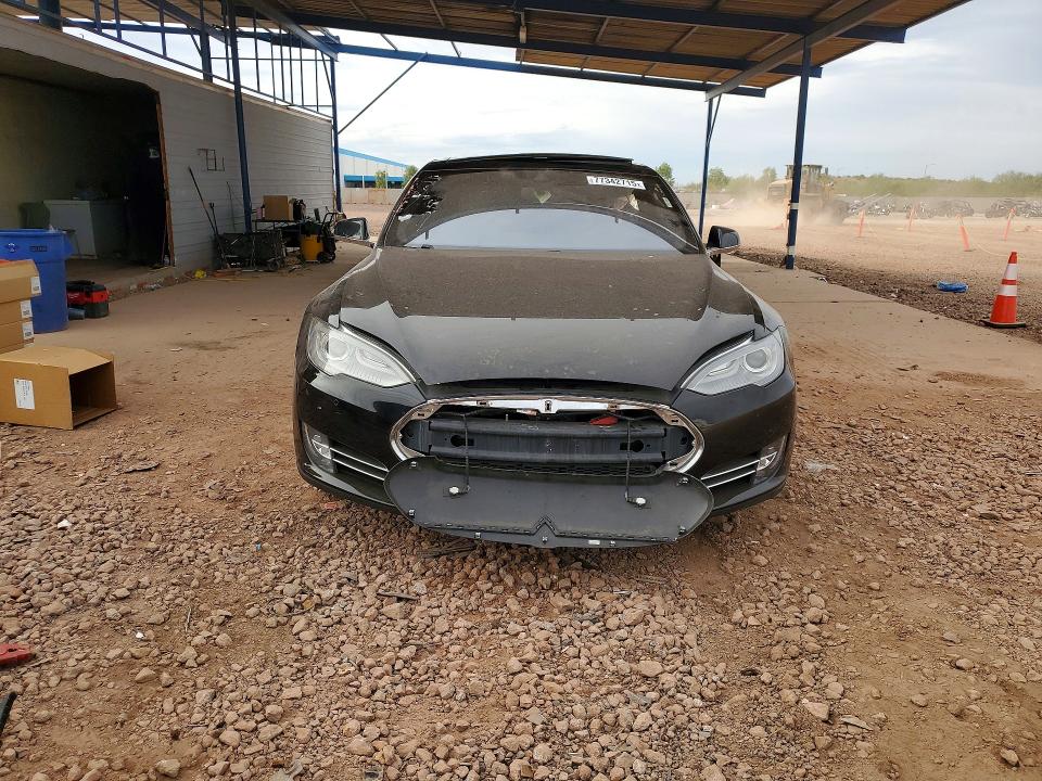 Photo 5 from auction – 2015 TESLA MODEL S with VIN 5YJSA4H19FF083920